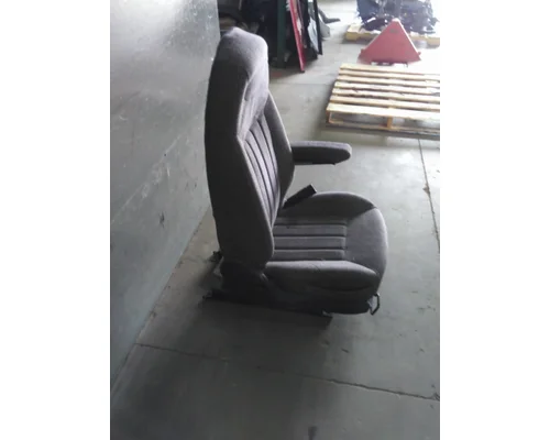 PETERBILT 579 SEAT, FRONT