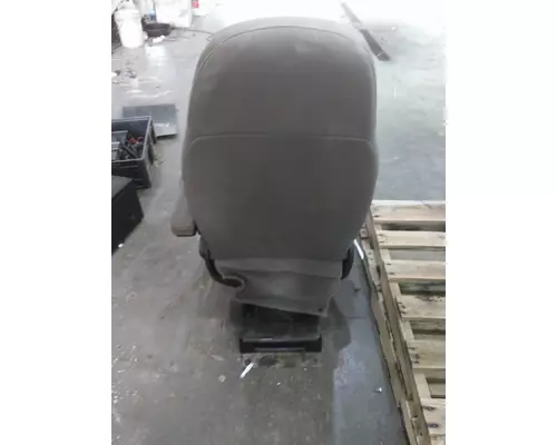 PETERBILT 579 SEAT, FRONT