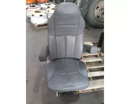 PETERBILT 579 SEAT, FRONT