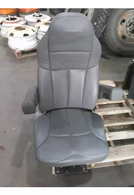 PETERBILT 579 SEAT, FRONT