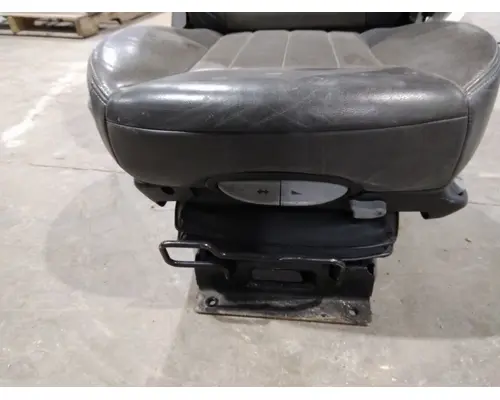 PETERBILT 579 SEAT, FRONT