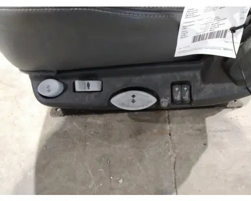PETERBILT 579 SEAT, FRONT