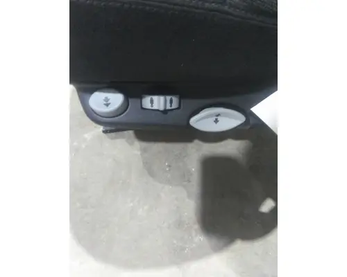 PETERBILT 579 SEAT, FRONT