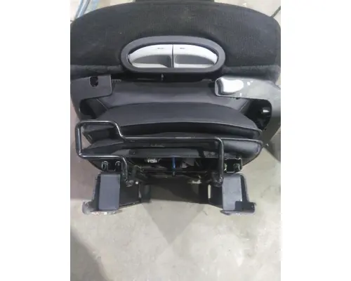 PETERBILT 579 SEAT, FRONT