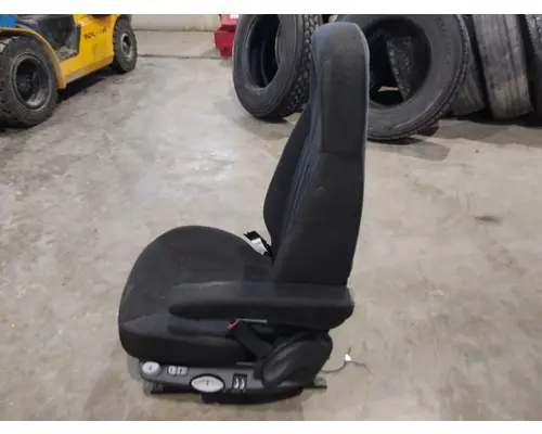 PETERBILT 579 SEAT, FRONT