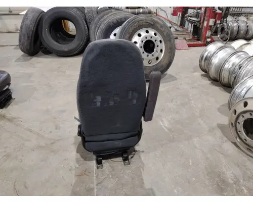 PETERBILT 579 SEAT, FRONT