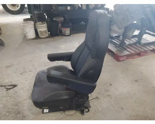 PETERBILT 579 SEAT, FRONT