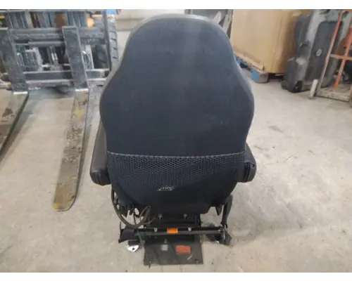 PETERBILT 579 SEAT, FRONT