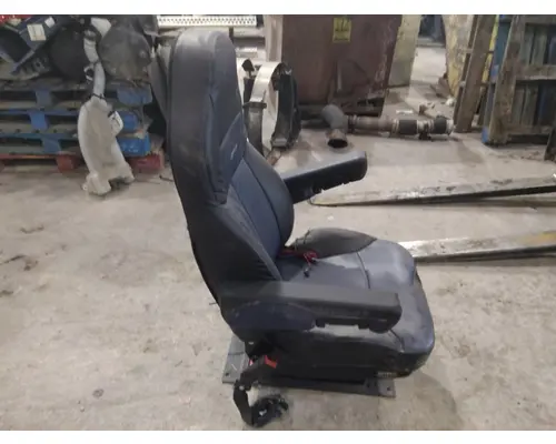 PETERBILT 579 SEAT, FRONT