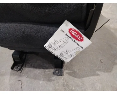 PETERBILT 579 SEAT, FRONT