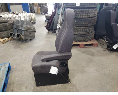 PETERBILT 579 SEAT, FRONT