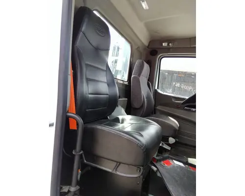 PETERBILT 579 SEAT, FRONT