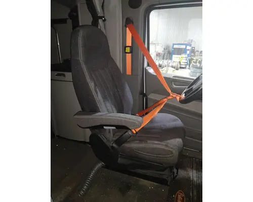 PETERBILT 579 SEAT, FRONT