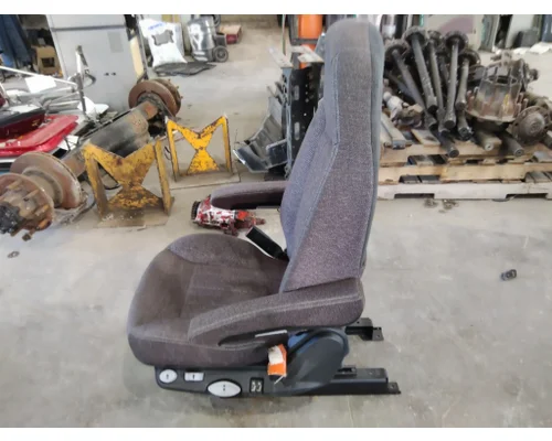 PETERBILT 579 SEAT, FRONT