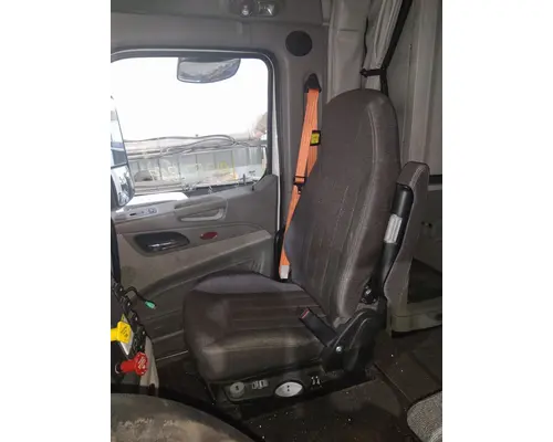 PETERBILT 579 SEAT, FRONT