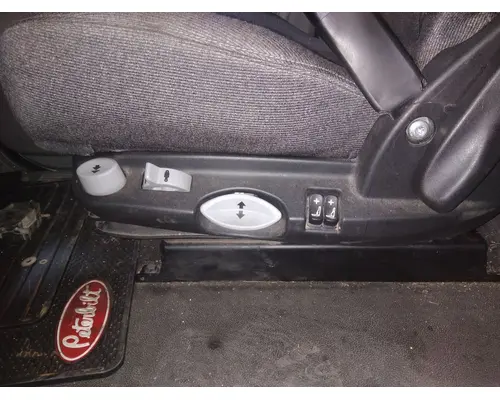PETERBILT 579 SEAT, FRONT
