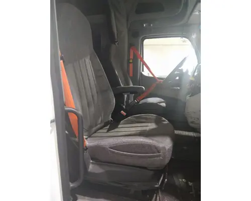 PETERBILT 579 SEAT, FRONT