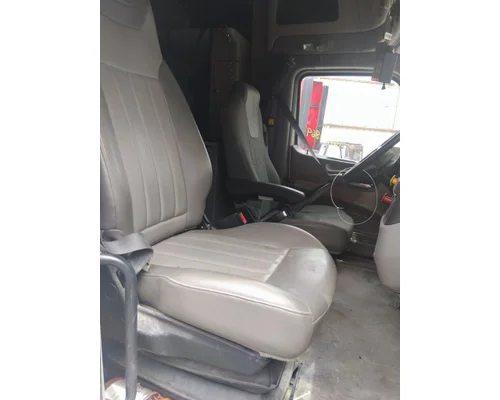 PETERBILT 579 SEAT, FRONT
