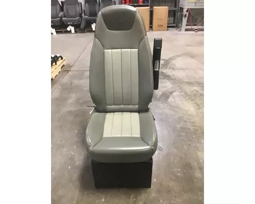 PETERBILT 579 SEAT, FRONT