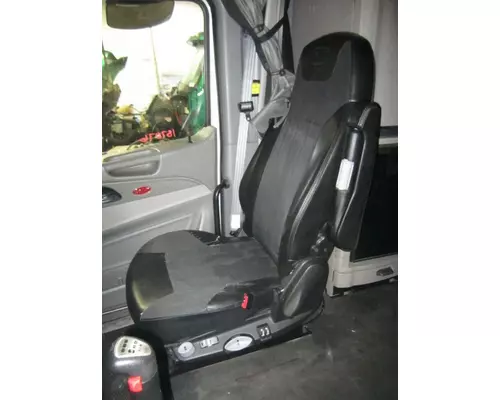 PETERBILT 579 SEAT, FRONT