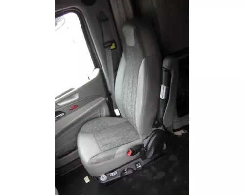 PETERBILT 579 SEAT, FRONT