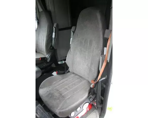 PETERBILT 579 SEAT, FRONT