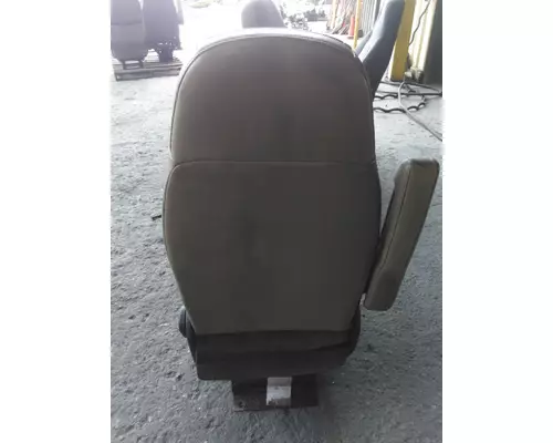 PETERBILT 579 SEAT, FRONT