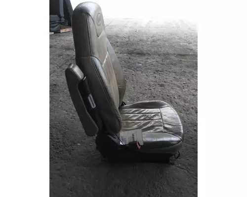 PETERBILT 579 SEAT, FRONT