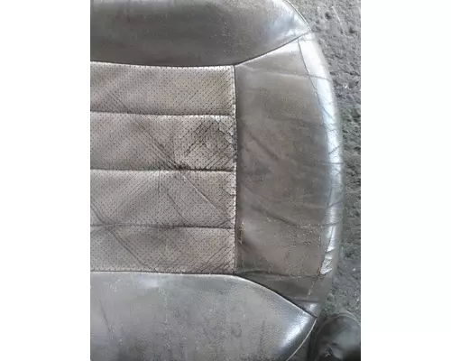 PETERBILT 579 SEAT, FRONT