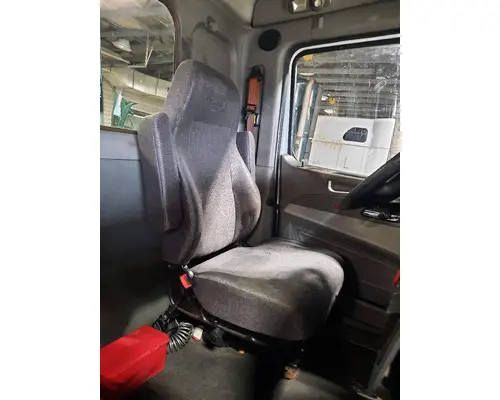 PETERBILT 579 SEAT, FRONT