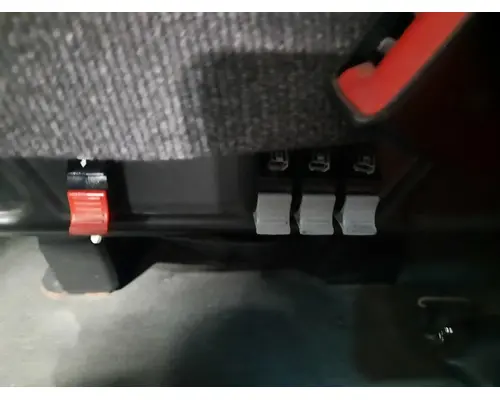 PETERBILT 579 SEAT, FRONT