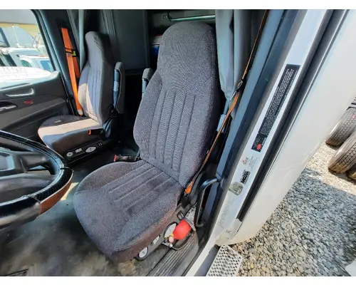 PETERBILT 579 SEAT, FRONT