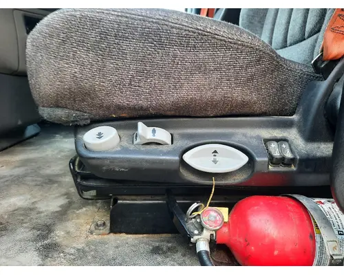 PETERBILT 579 SEAT, FRONT