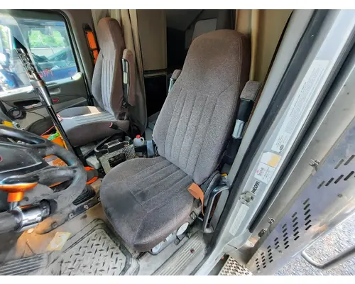 PETERBILT 579 SEAT, FRONT
