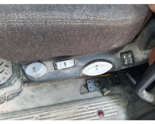PETERBILT 579 SEAT, FRONT