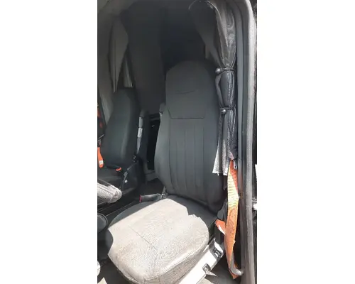 PETERBILT 579 SEAT, FRONT