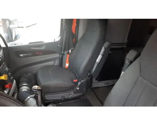 PETERBILT 579 SEAT, FRONT