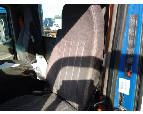 PETERBILT 579 SEAT, FRONT