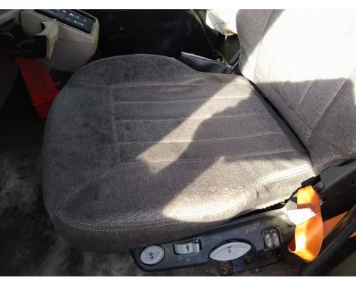 PETERBILT 579 SEAT, FRONT