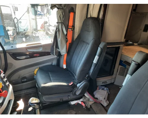 PETERBILT 579 SEAT, FRONT