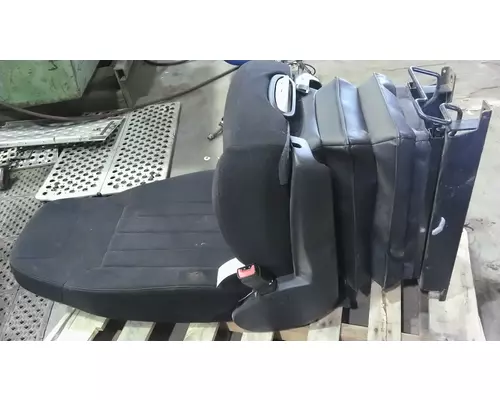 PETERBILT 579 SEAT, FRONT