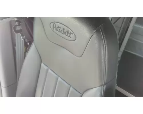PETERBILT 579 SEAT, FRONT