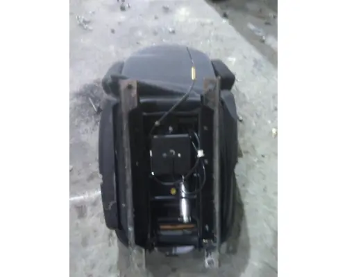 PETERBILT 579 SEAT, FRONT