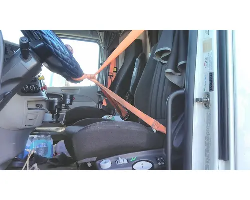 PETERBILT 579 SEAT, FRONT