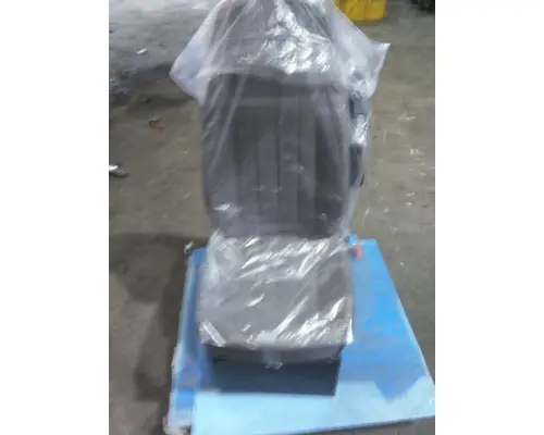 PETERBILT 579 SEAT, FRONT