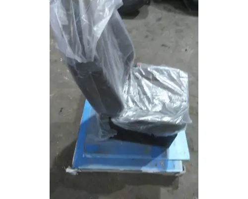 PETERBILT 579 SEAT, FRONT