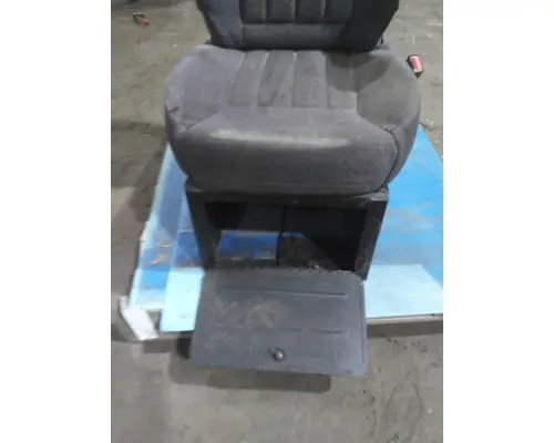 PETERBILT 579 SEAT, FRONT