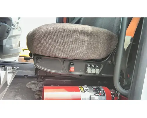 PETERBILT 579 SEAT, FRONT