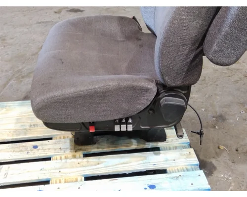 PETERBILT 579 SEAT, FRONT