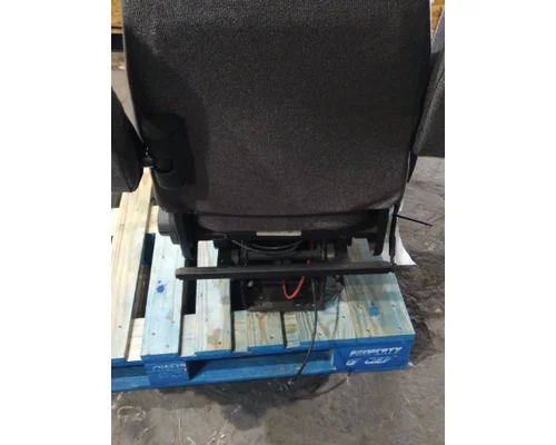 PETERBILT 579 SEAT, FRONT